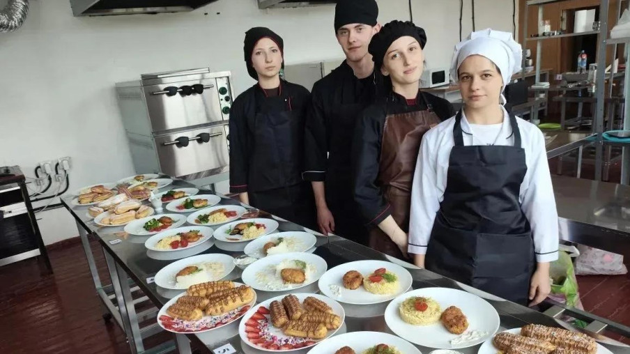 Вкусный финал: будущие повара и кондитеры РТЭК блестяще сдали демонстрационный экзамен 8